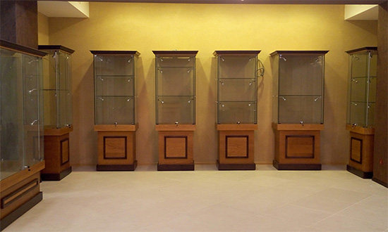 Музейные витрины из МДФ и массива